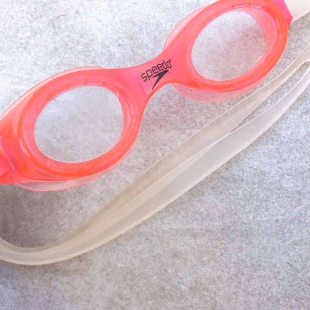 Used Children Swimming Goggle - Picture 2 of 2
